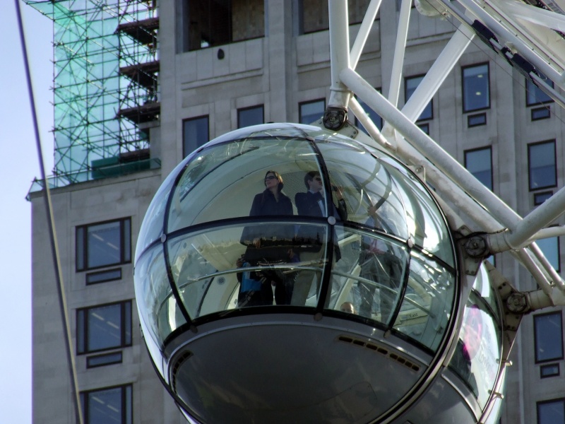 Gente en el London Eye - People inside London Eye Cabin